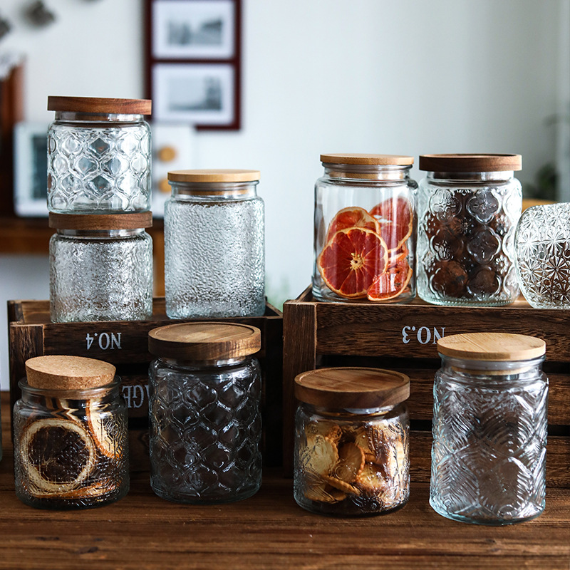 Food Storage Jars With Wooden Lids - Barattoli in Vetro Vintage con Incisioni